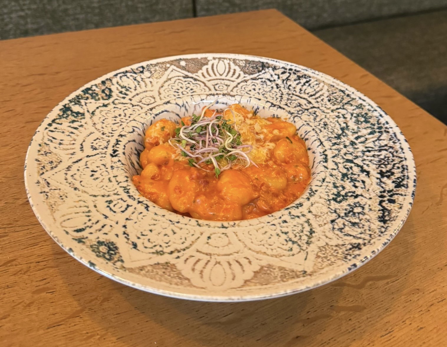 Gnocchi con salsiccia e scamorza